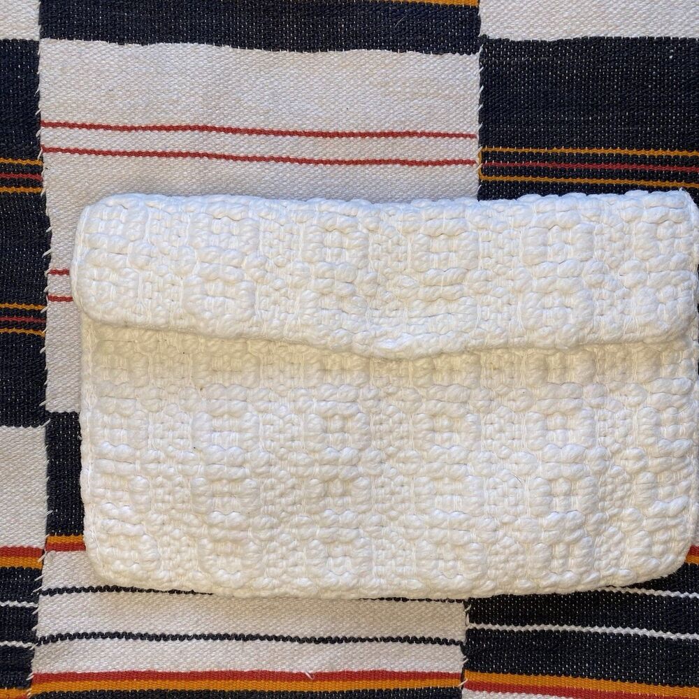 Vintage White Knit Crochet Clutch Bag Wallet. Retro Snap Closure. Boho. Elegant